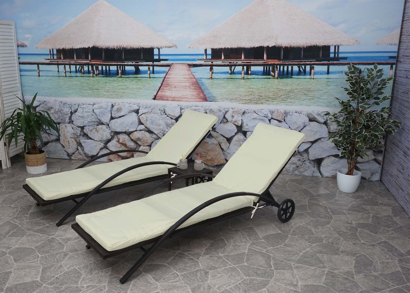 Cosmo Casa - Set van 2 Ligbedden - Relaxligstoel Tuinligstoel - Polyrotan - Bruin met Crème Beige Kussen