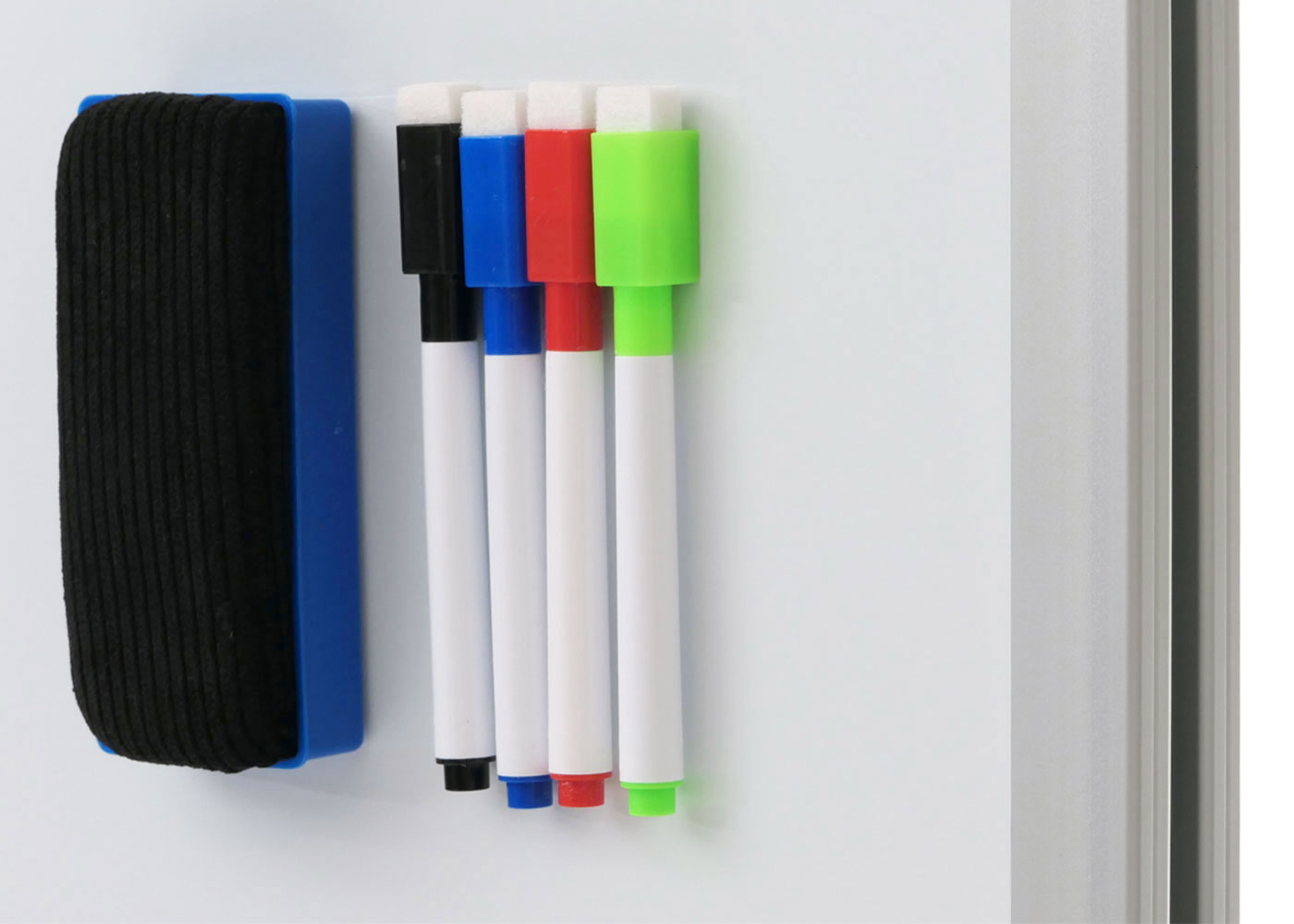 Cosmo Casa - Whiteboard - Magneetbord - Twee Zijdes Beschrijfbaar - In Hoogte Verstelbaar - Oprolbaar - 101x69cm met Accessoires