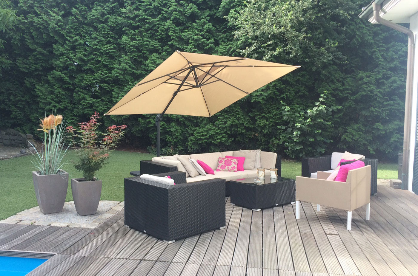 Cosmo Casa - Horeca Zweefparasol - Met Klep & Draaibaar & Zonder Voet - Polyester & Aluminium & Steel - Crèmegrijs - 3×4 m