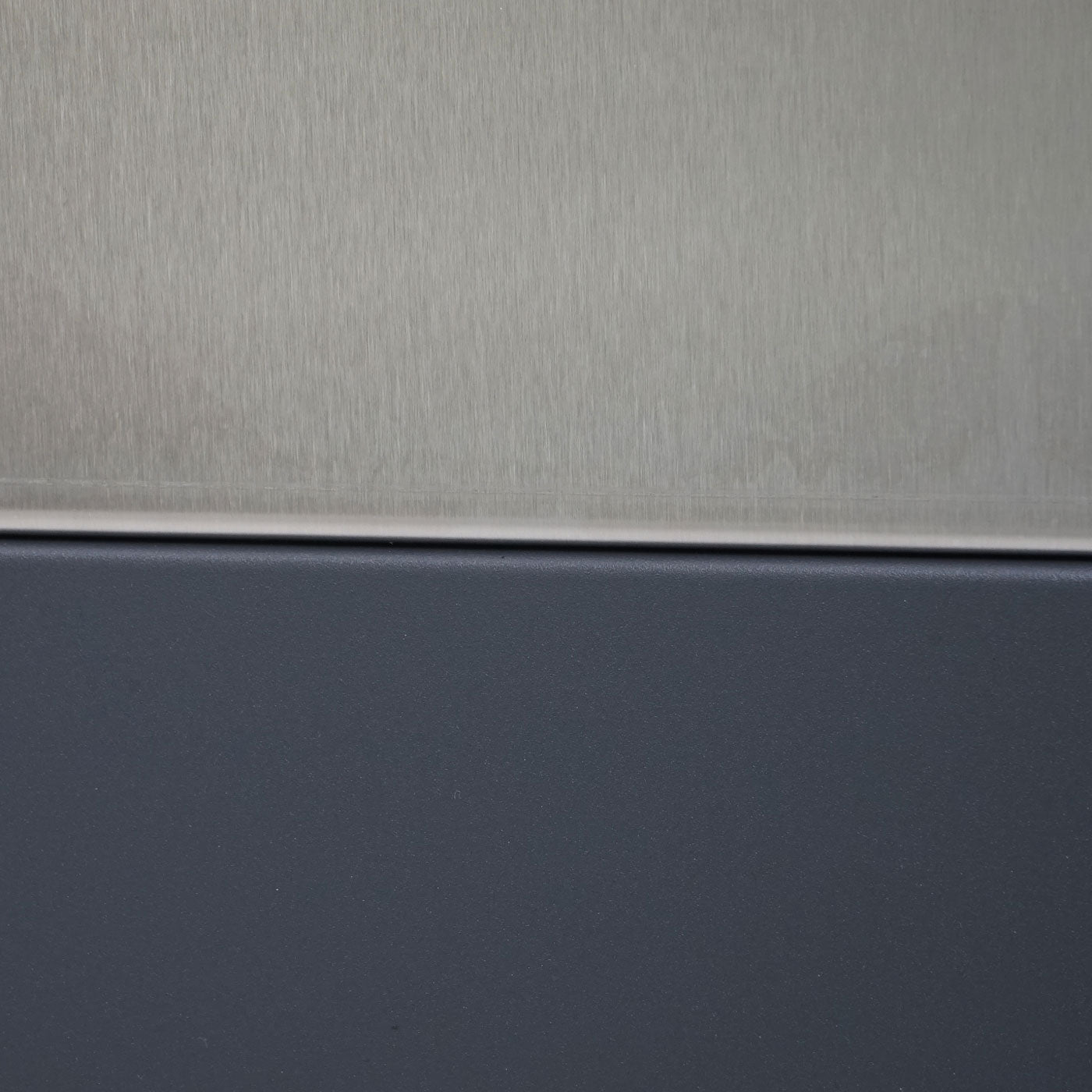 Cosmo Casa - Robotmaaiergarage met Plantenbak - Dakopvang - Metaal (RVS) - Antraciet